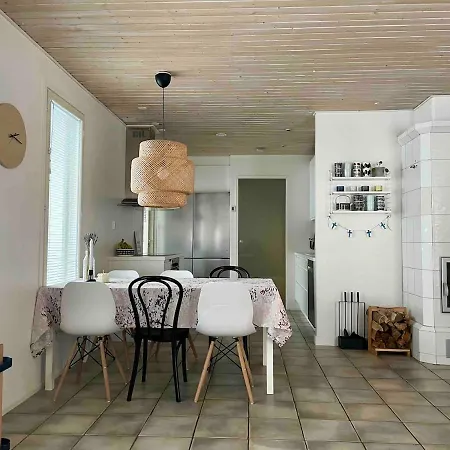 Scandinavian With Private Sauna Huoneisto