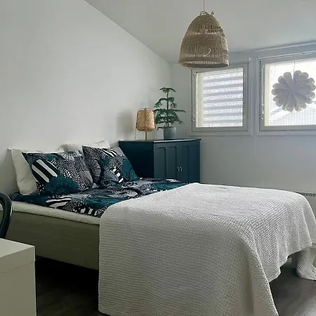 Scandinavian With Private Sauna Huoneisto